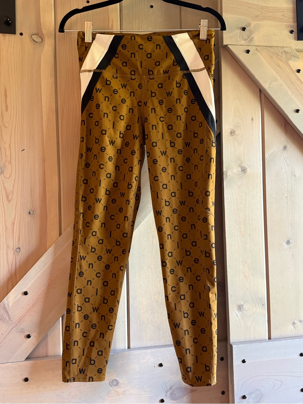 Like New New Balance Monogram Print Active Leggings